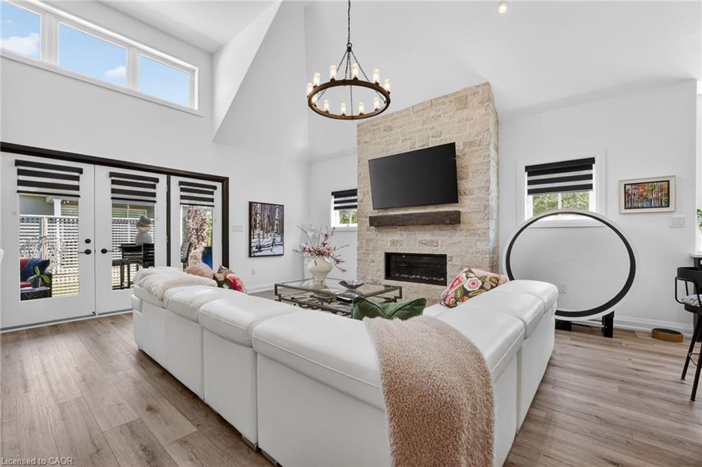 12 Sassafras Row