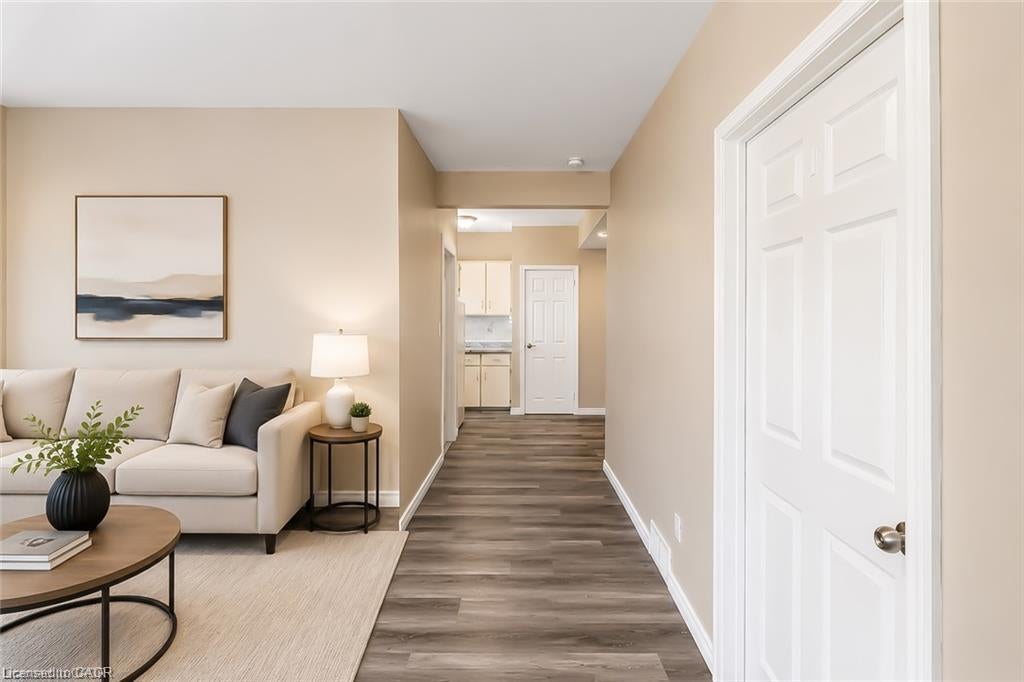 93 Lancaster Street W