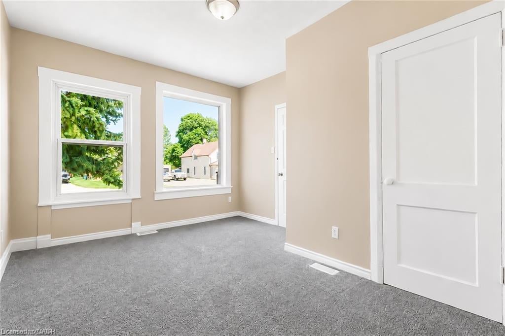 93 Lancaster Street W