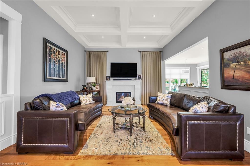 12 Ellington Place