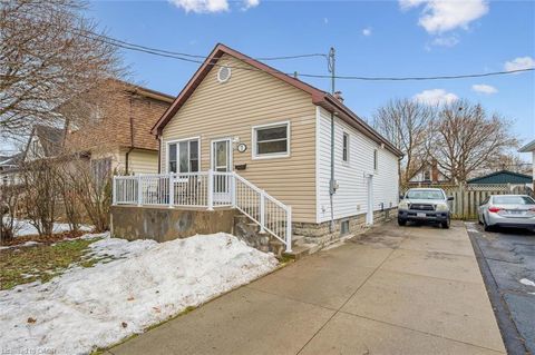 7 Elmwood Avenue Cambridge ON N1R 4X7