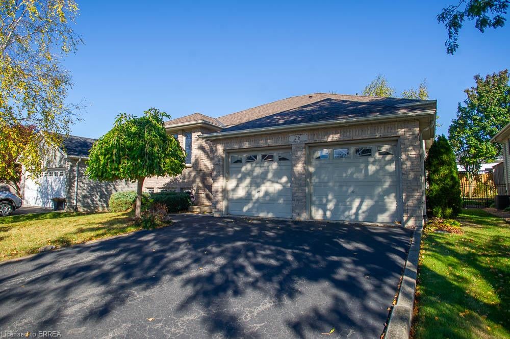 16 Bradbury Crescent