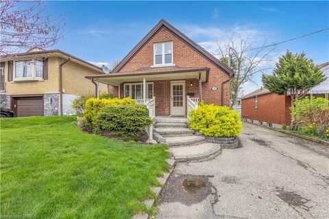 18 South Drive Kitchener ON N2M 4B5