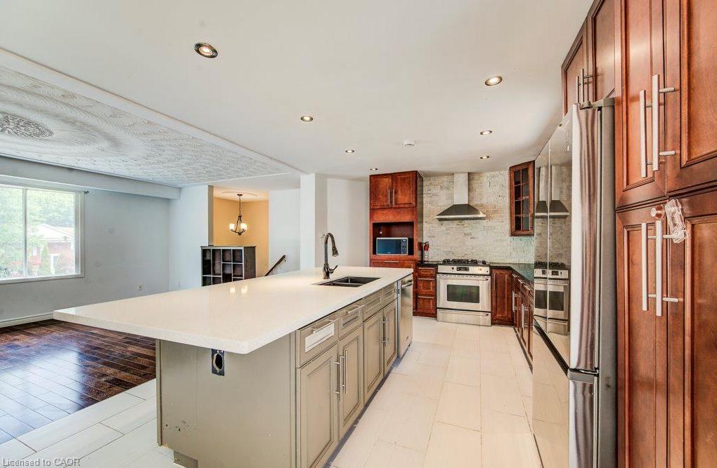 109 White Oak Place