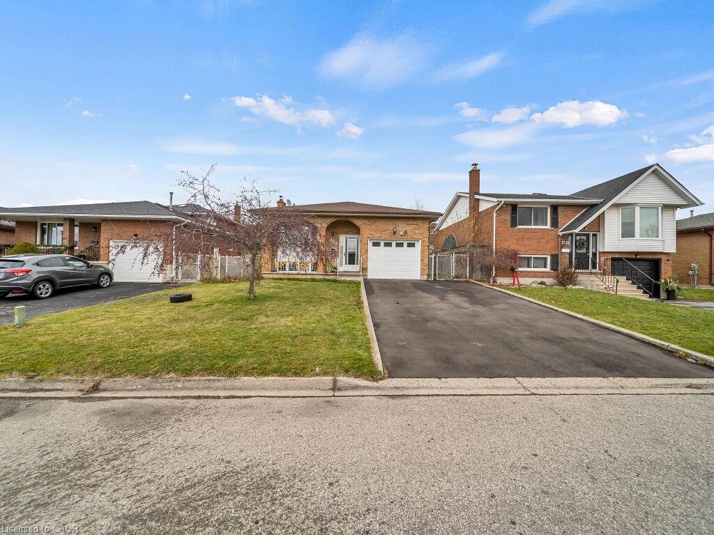 125 Stonyburn Crescent