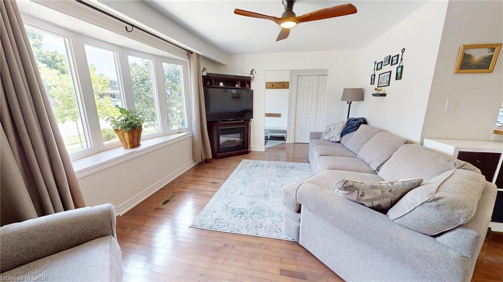 18 Larkspur Lane