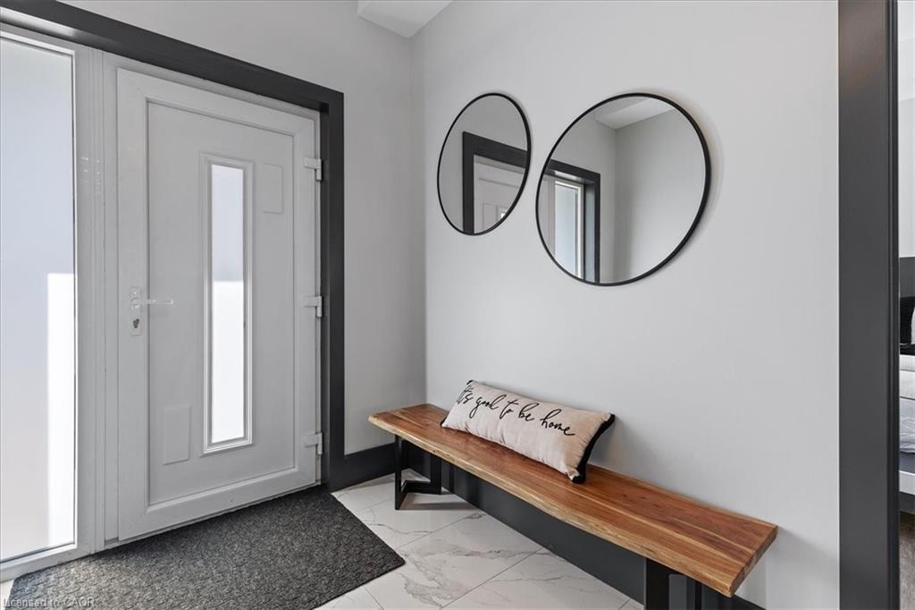 404 Montrose Street N