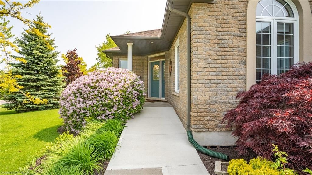 2 Hunter Drive S