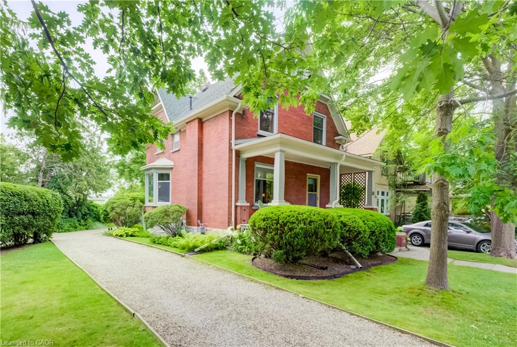 46 Ellen Street W