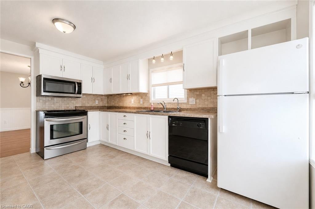 3 Rolling Brook Lane
