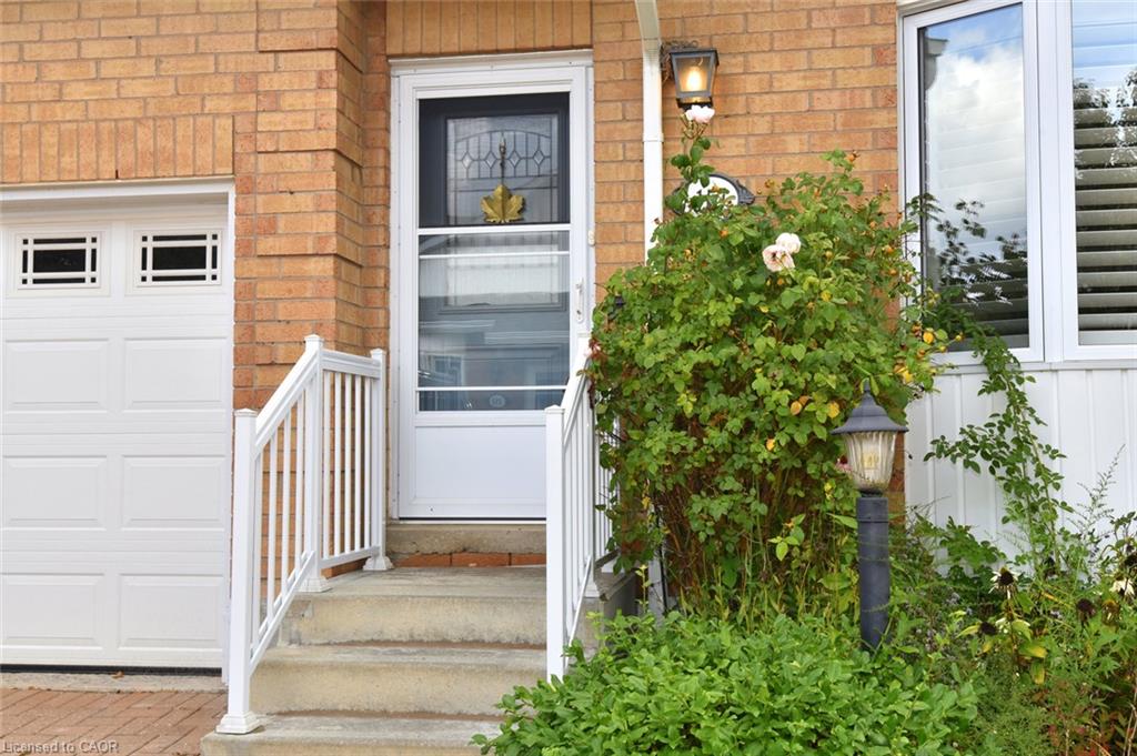 157 Silverbirch Boulevard