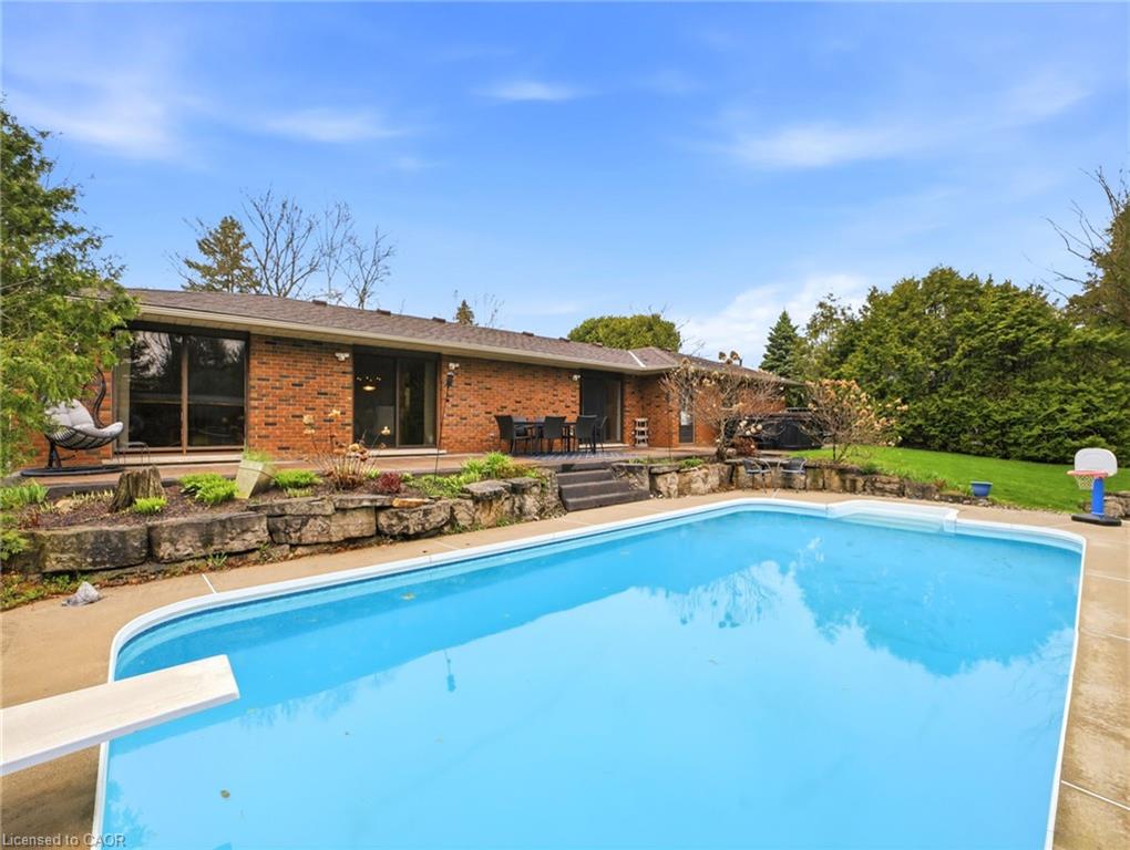 30 Carl Crescent