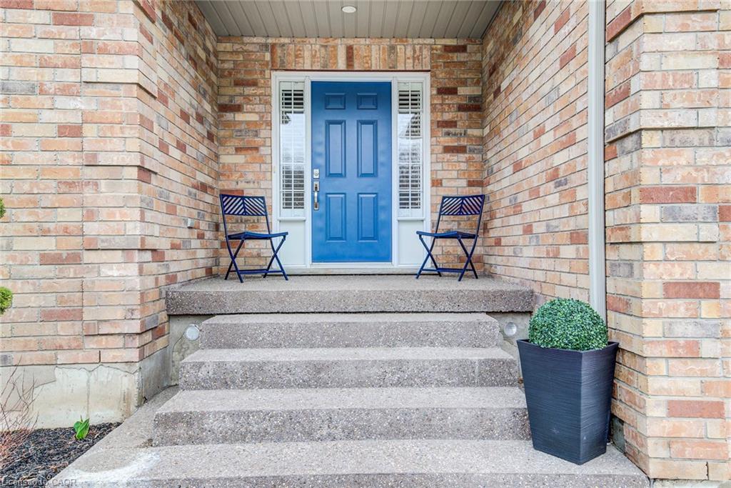 77 Laschinger Boulevard