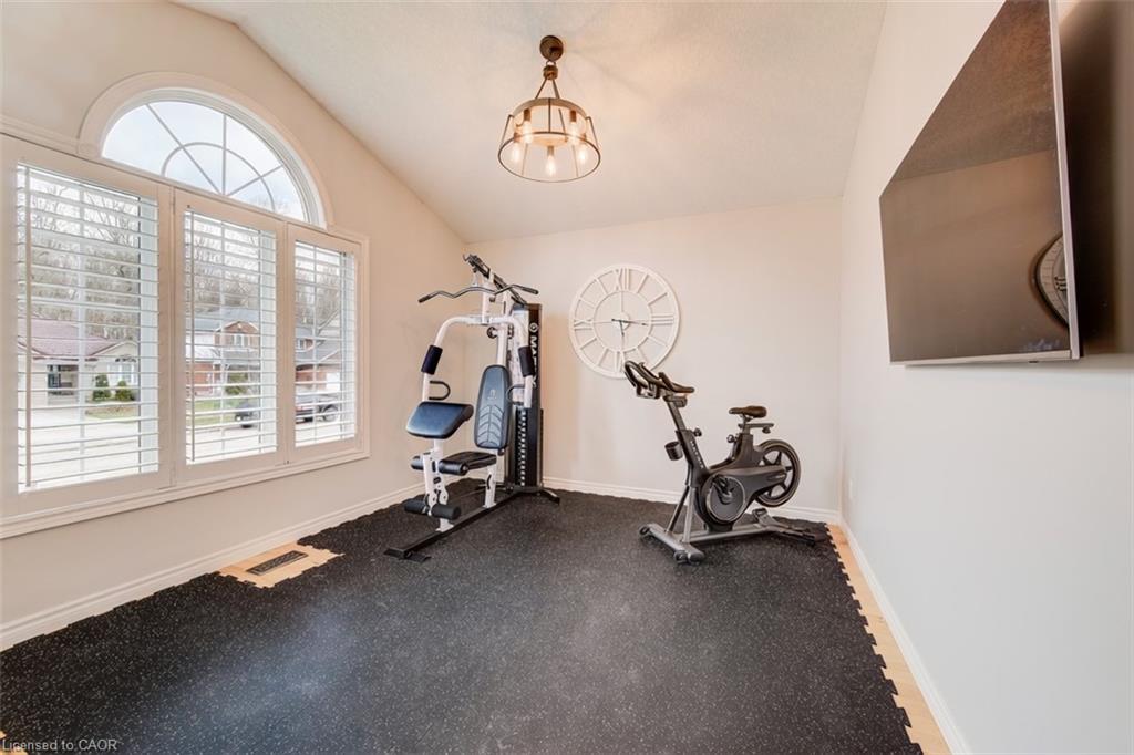 77 Laschinger Boulevard