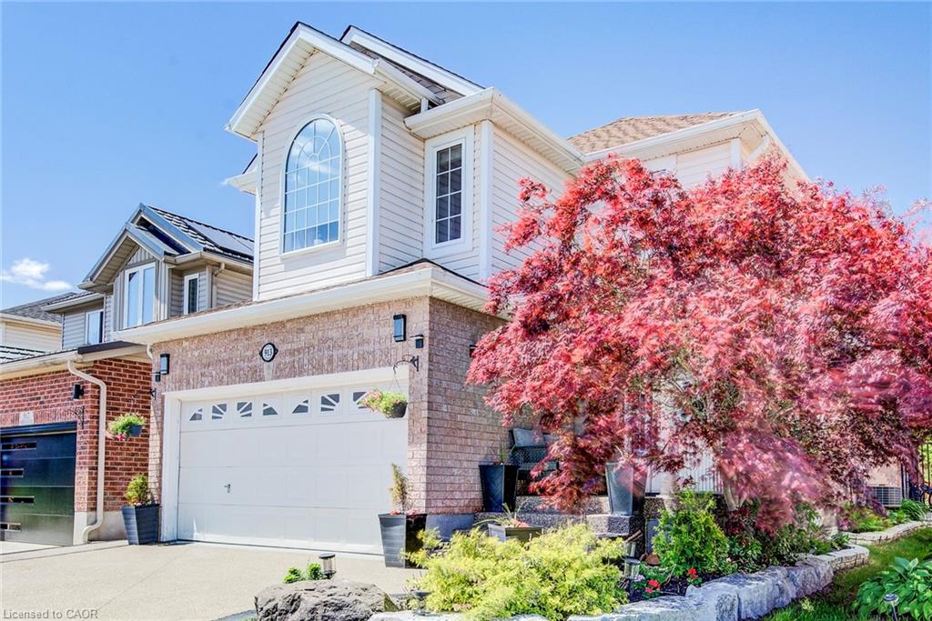 913 Copper Leaf Crescent