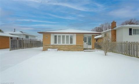 110 Hazelglen Drive Kitchener ON N2M 2E5