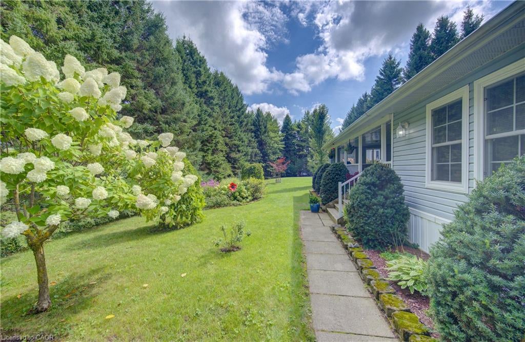 30 Grand Vista Crescent