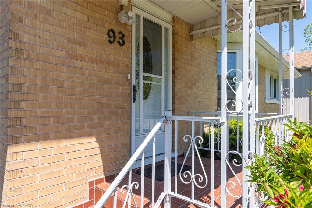 93 Plymouth Road