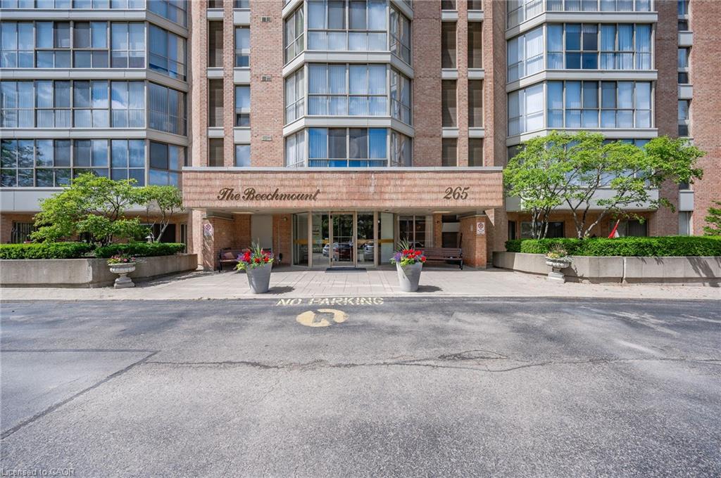 265 Westcourt Place PH04