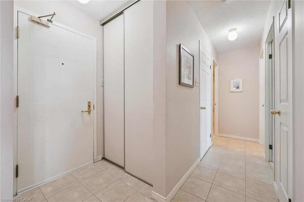 265 Westcourt Place PH04