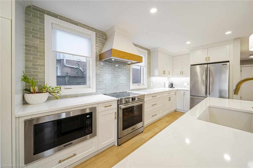 99 Beechmanor Crescent