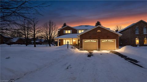 599 Stonebury Crescent Waterloo ON N2K 3R2