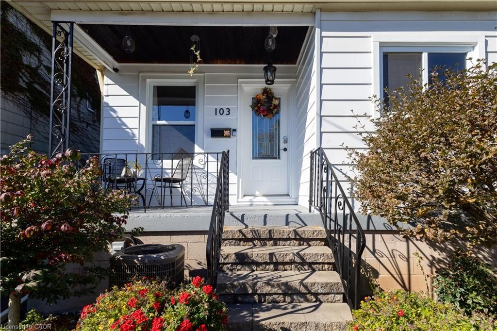 103 Tuxedo Avenue N