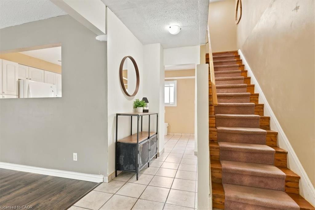 6 Tamarack Court