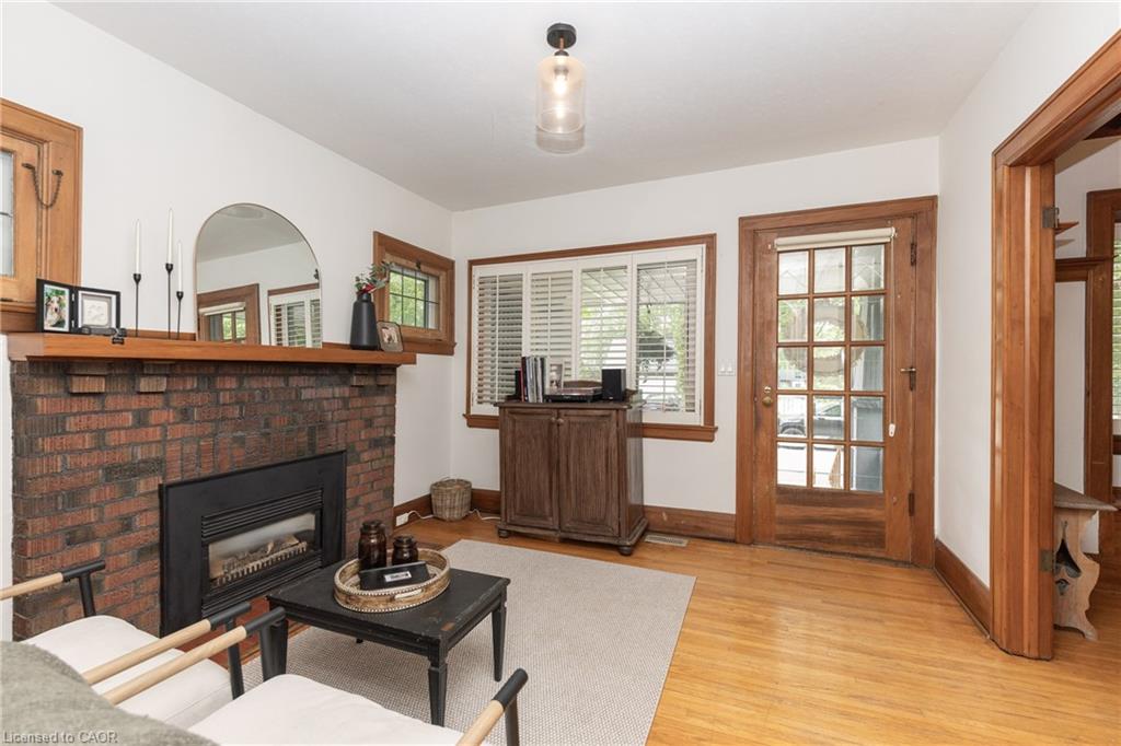7 Pinehill Road