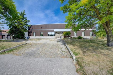 136 Dearborn Place Waterloo ON N2J 4N5