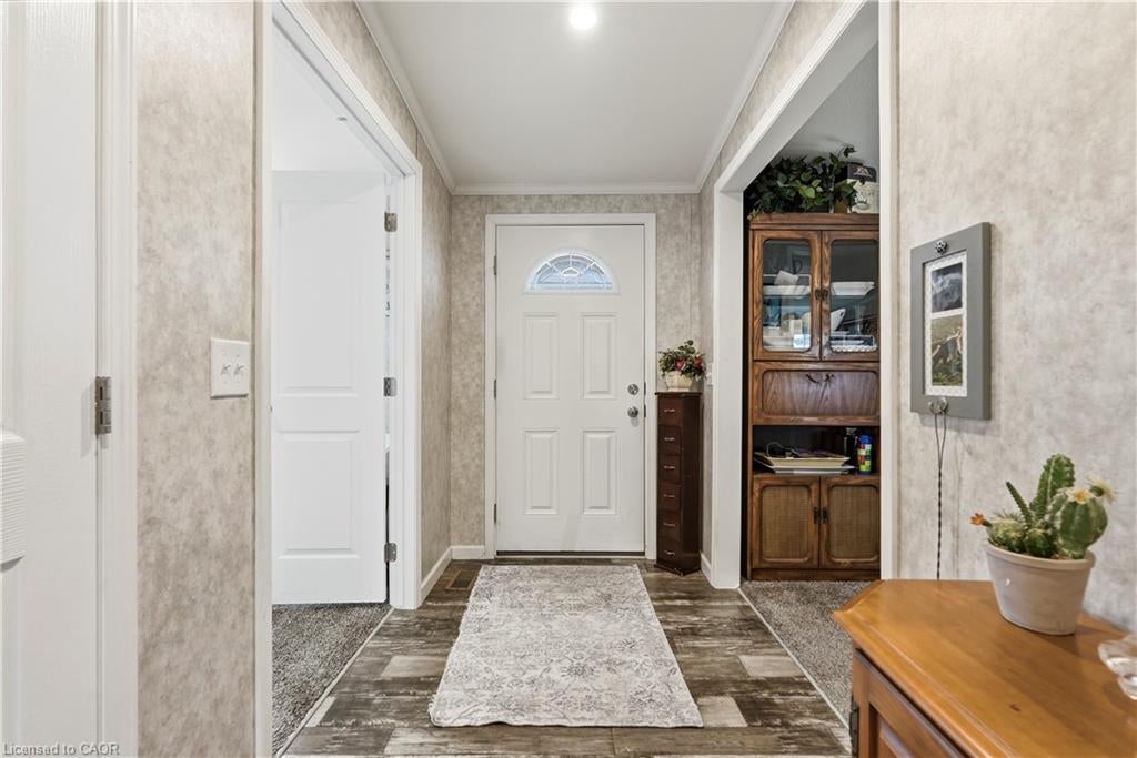 27 Hickory Hollow