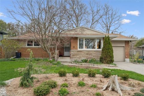 20 Katherine Crescent Kitchener ON N2M 2K1