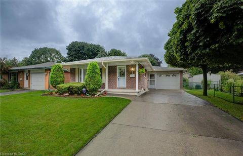 131 Gracefield Crescent Kitchener ON N2E 1R8