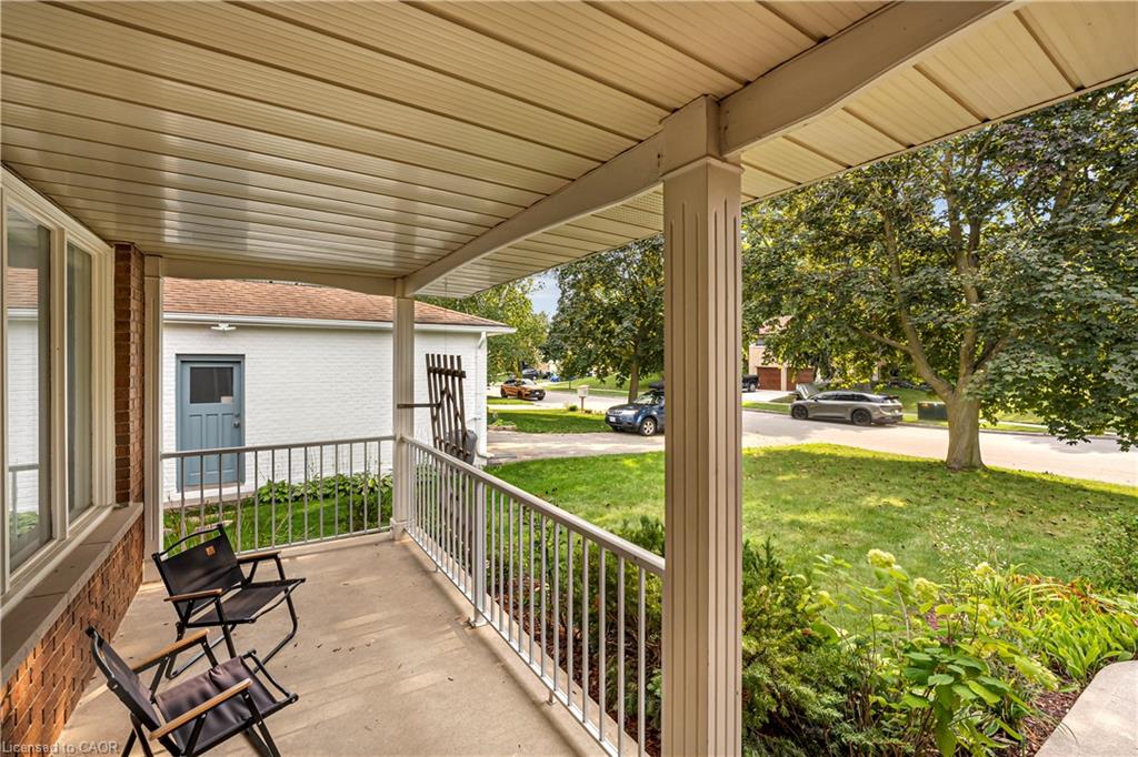 598 Black Oak Crescent