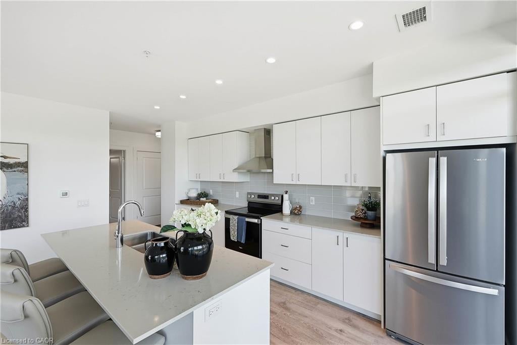 50 Grand Avenue S 901
