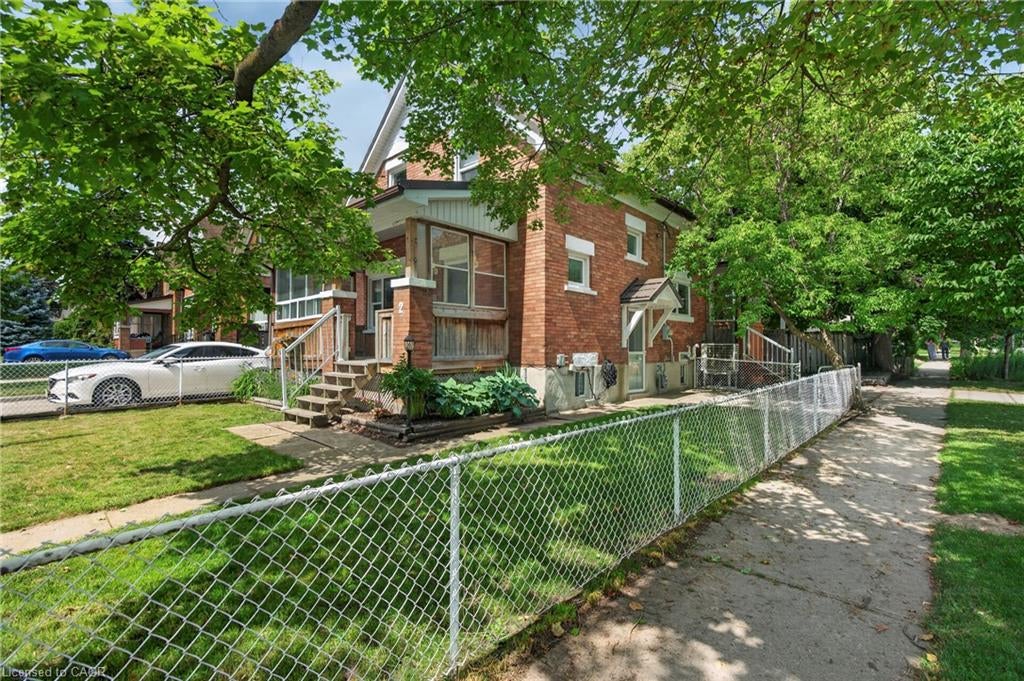 2 Herlan Avenue