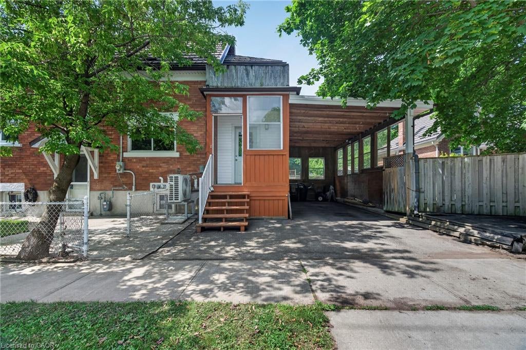 2 Herlan Avenue