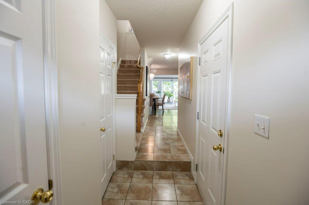 975 Strasburg Road 3