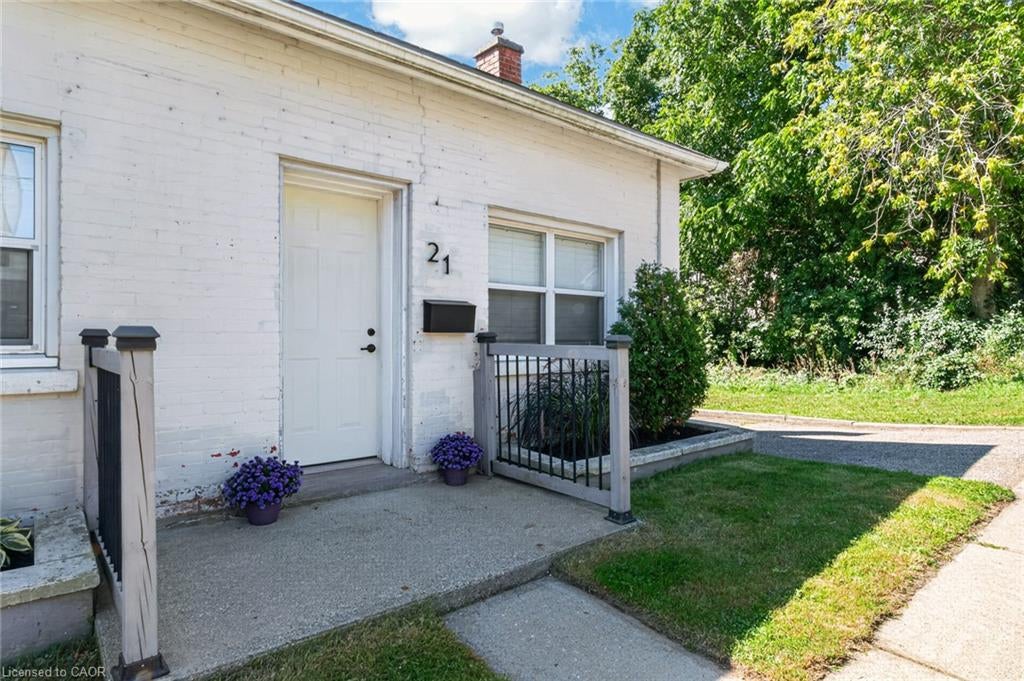 21 Cedar Street