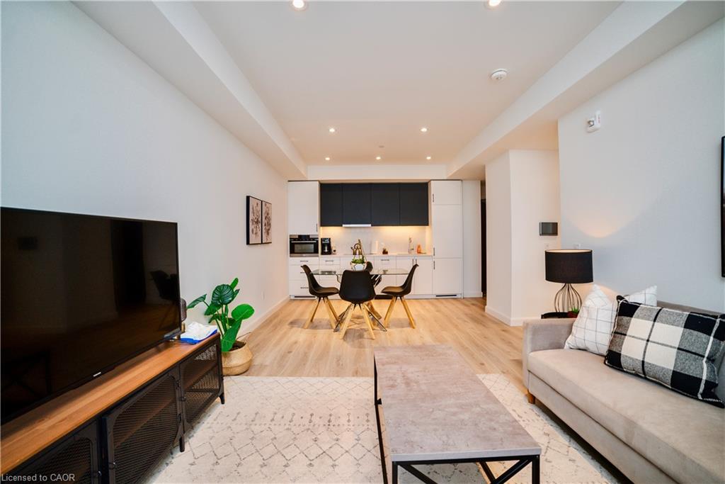 741 King Street W 1807