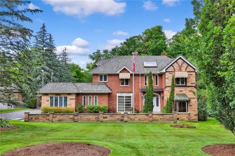 32 Maple Hill Drive Kitchener ON N2M 2R8