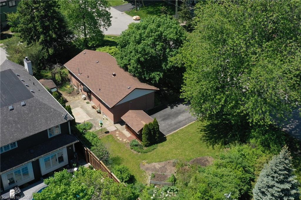 1304 Avon Crescent