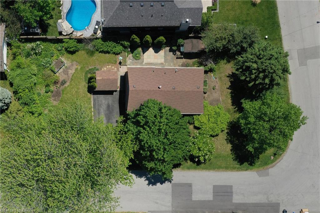 1304 Avon Crescent