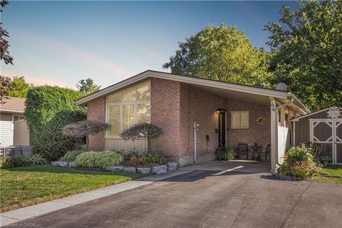 44 Milton Avenue W Cambridge ON N3C 2Y4