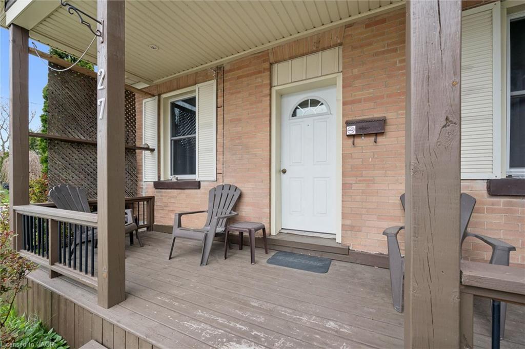 27 Roseview Avenue