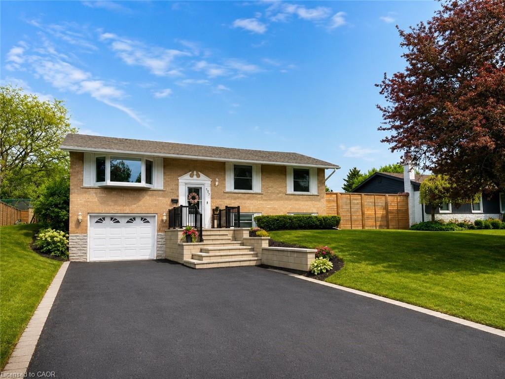 107 Rosslinn Road