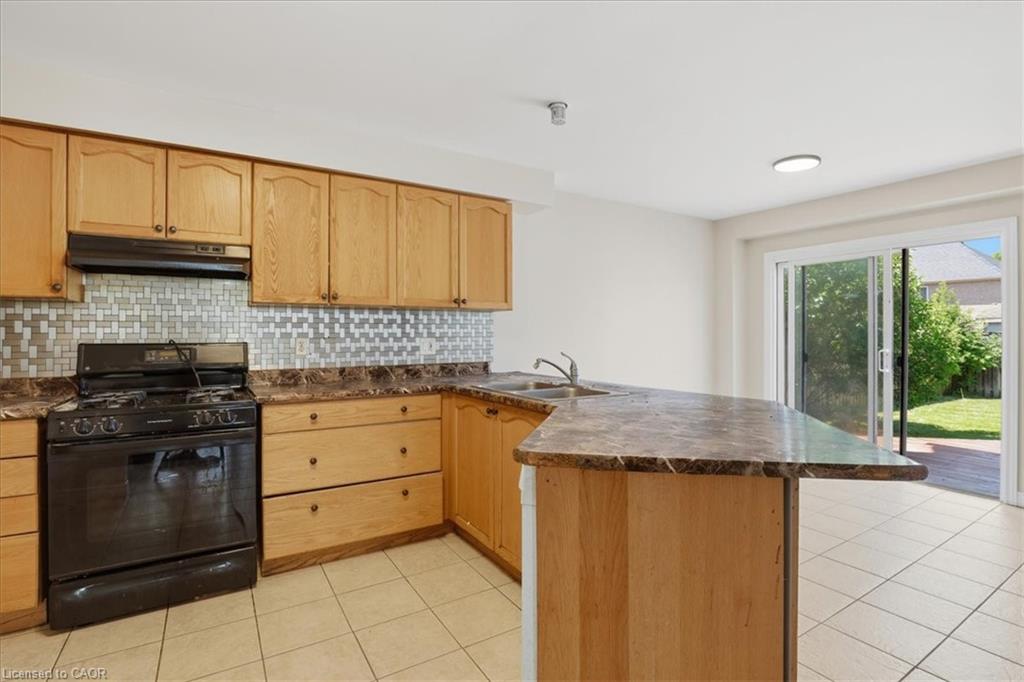 43 Decaro Crescent