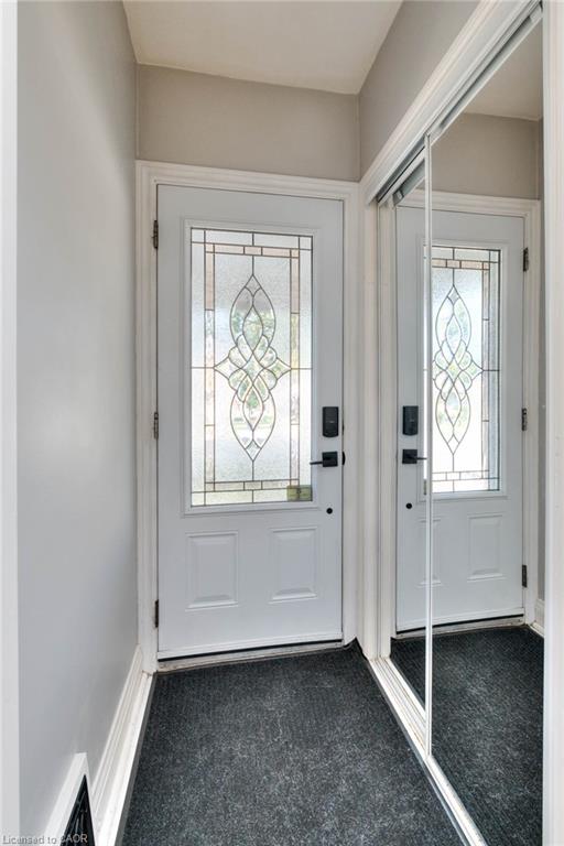 577 Stirling Avenue S