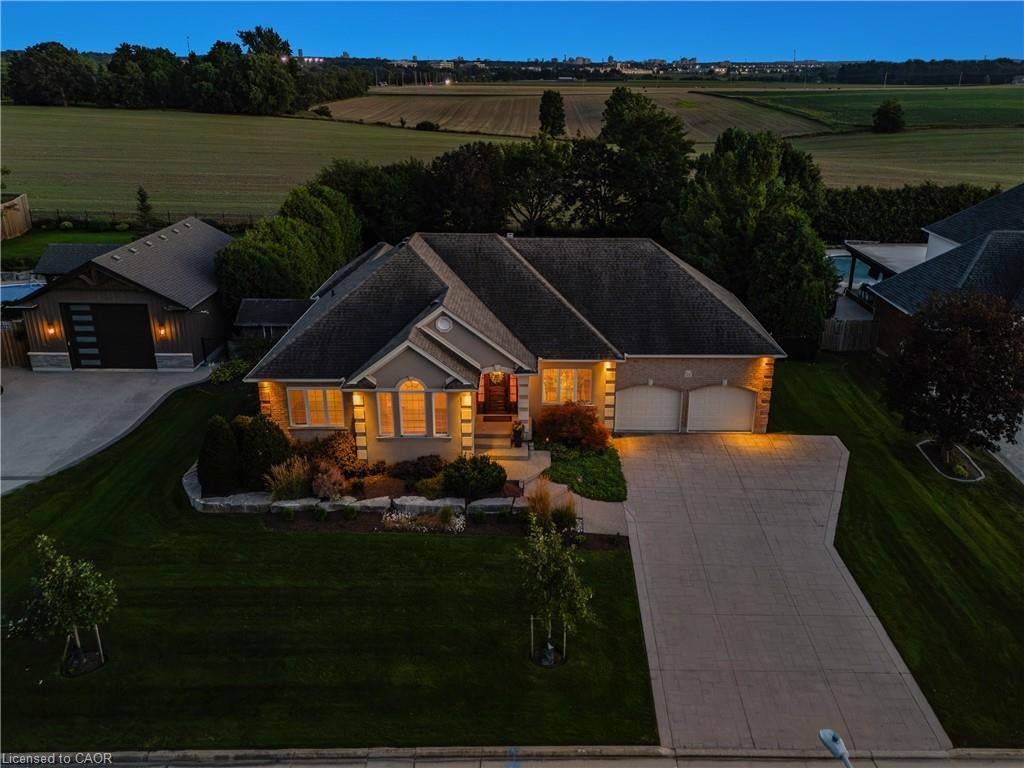26 Weberlyn Crescent