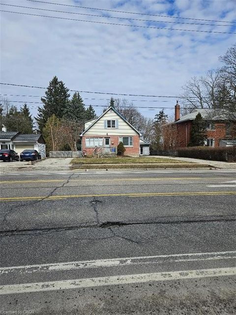 1154 Queens Boulevard Kitchener ON N2M 1C2